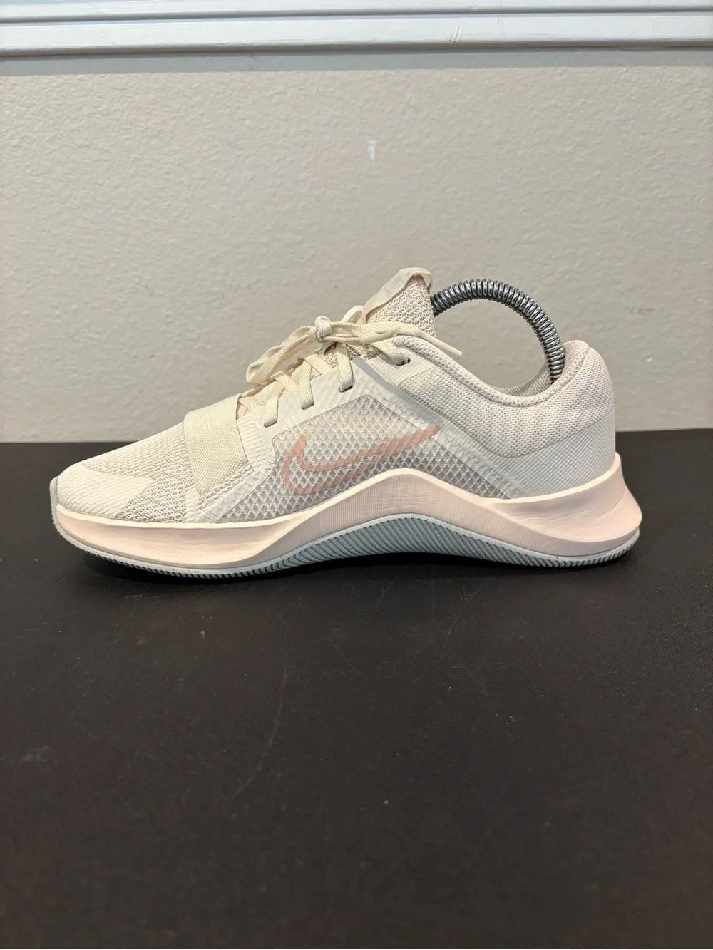 Nike MC Trainer 2 Sneaker Women’s Size 8 Ivory/Pink/Rose Shoes DM0824-104 - Picture 4 of 9